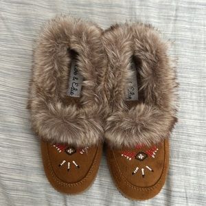 NWOT Kids Moccasins. Size 2
